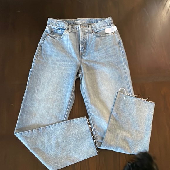 Old navy high waisted jeans - Picture 2 of 4